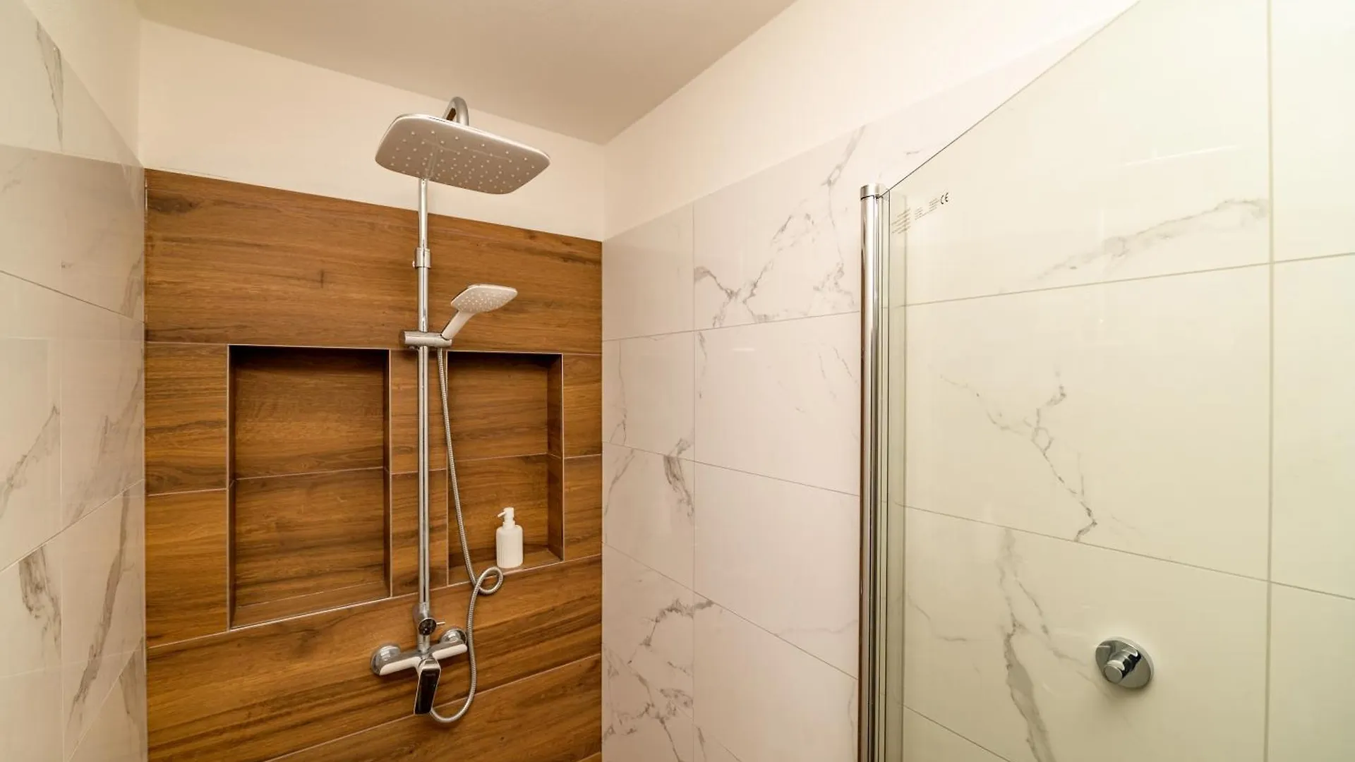 Gt Apartments Nerezine