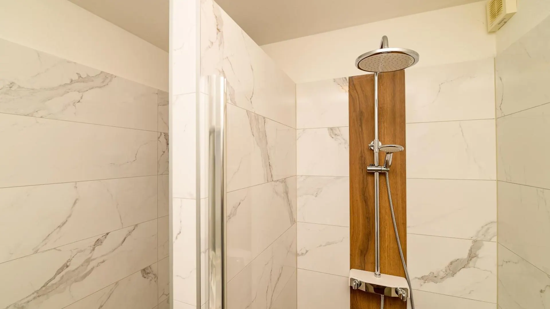 Gt Apartments Nerezine