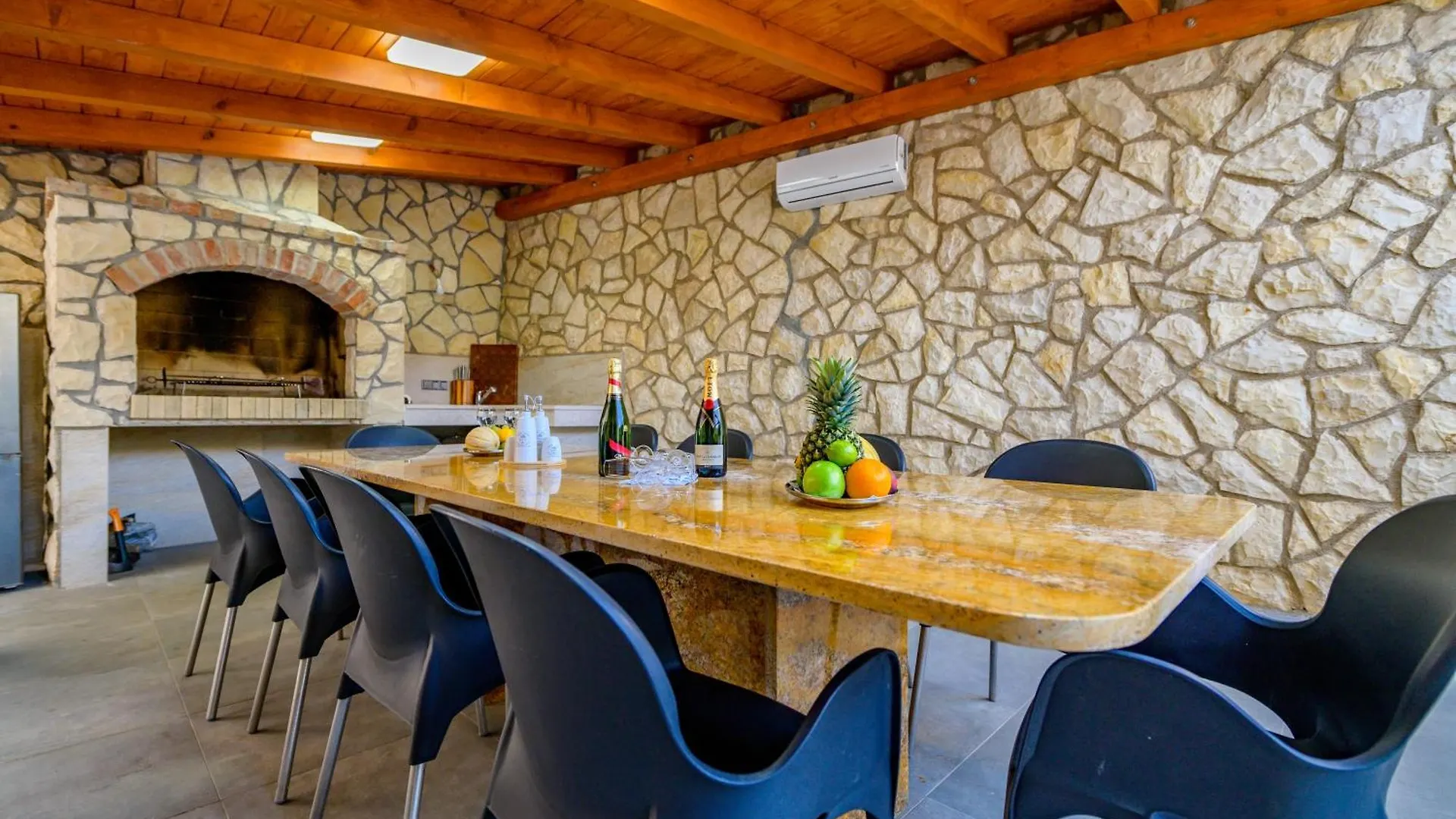 Gt Apartments Nerezine