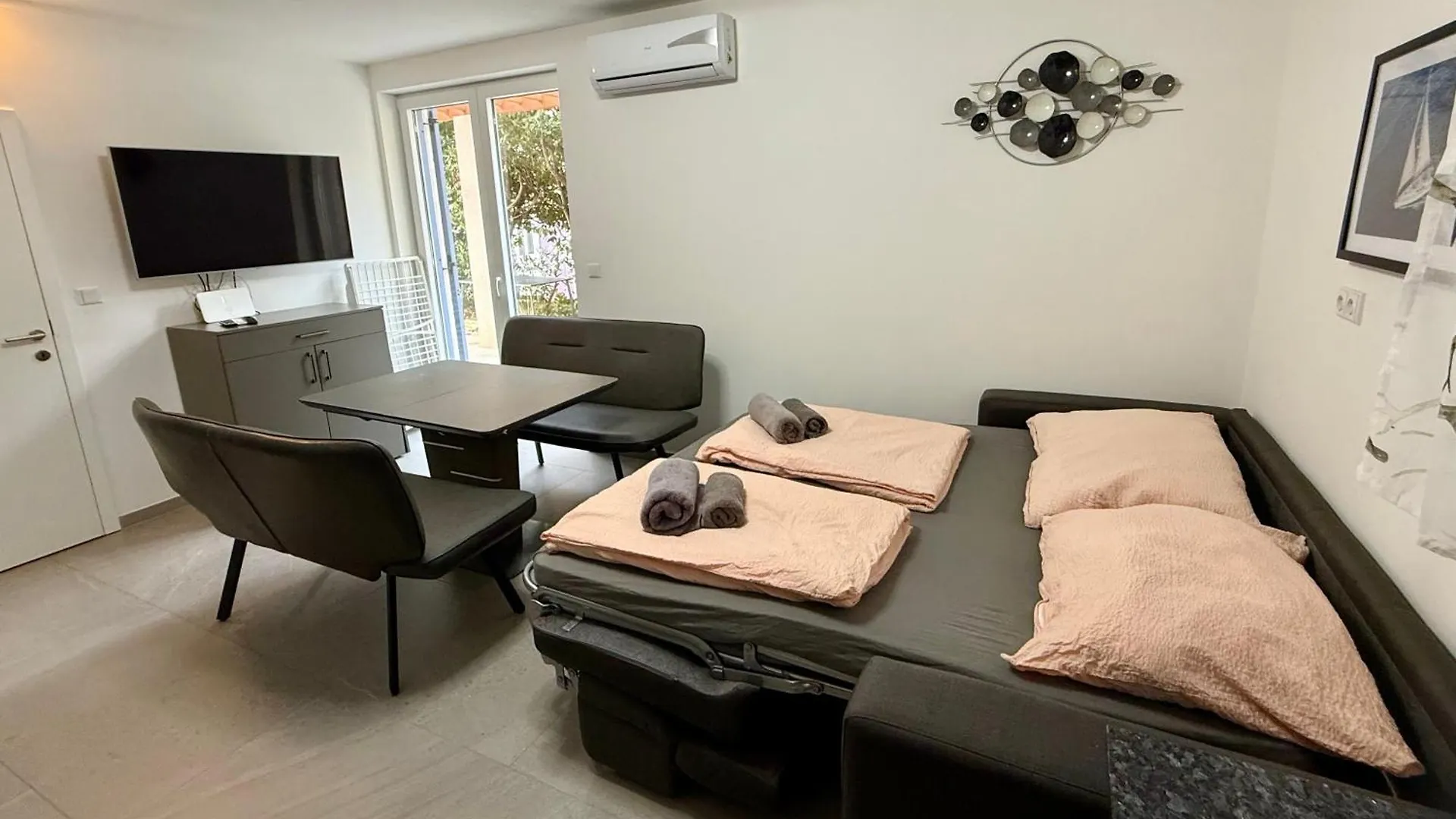 Gt Apartments Nerezine